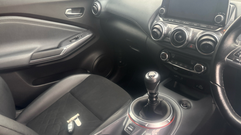 Nissan Juke 1.0 DiG-T 114 Tekna 5dr Petrol Hatchback